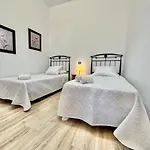 Casa Maita Y Paito Abades