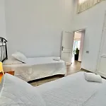 Casa Maita Y Paito * Abades